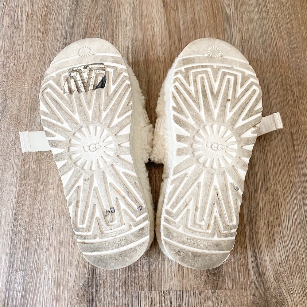 Ugg Fluffita White Slipper Sandal • Women’s Size 9 - Picture 11 of 11